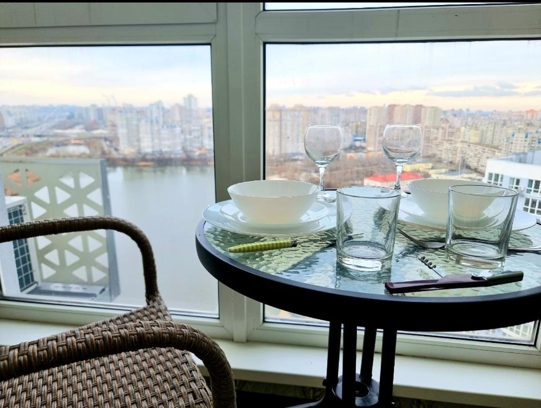 Your! Panoramic View Of The Lake! Киев Екстериор снимка